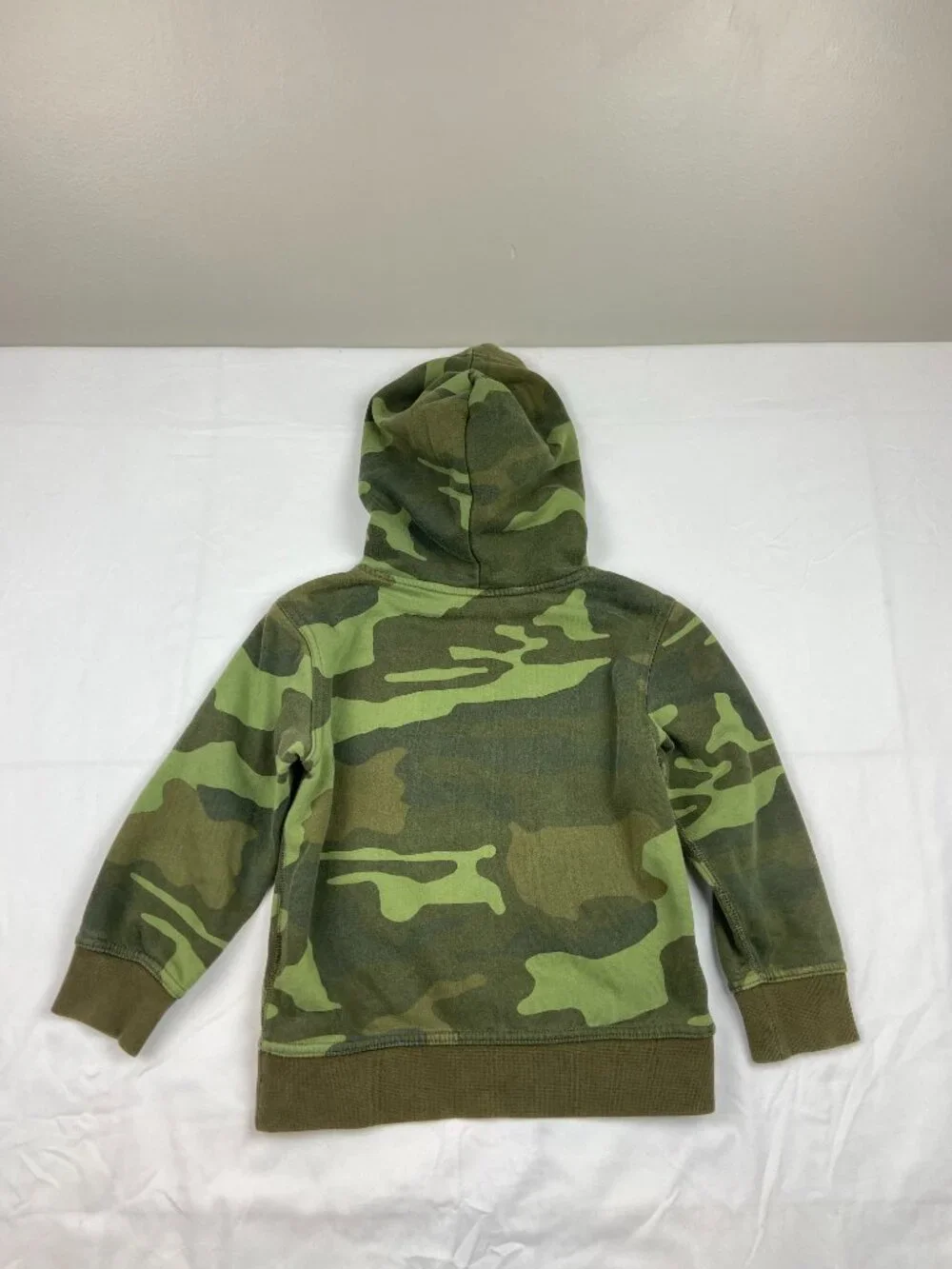 Gap Kids Green Camo Hoodie With Logo & Kangaroo Pocket Size XS (4-5)